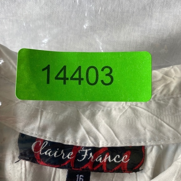 Claire France Women's White Textured 1/2 Sleeve Button Up Blouse Size 16 - Picture 13 of 13